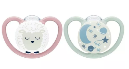 NUK - иберон залъгалка силикон 6-18мес. 2бр. Space Night  светеща + кутийка за съхранение и стерилизация в микровълнова