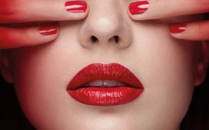 Pupa - RED POWER -  I`M SEXY  ABSOLUTE SHINE  LIPSTICK - Червило  със сияен финиш.