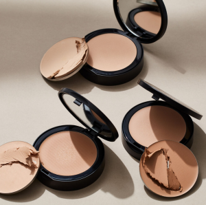 Gosh - Foundation PLUS + Cremy compact  / Компактен фон дьо тен