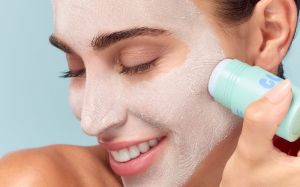 PUPA - DETOX ANTI - CLEAN CLEANSING FACE SCRUB STICK / ПОЧИСТВАЩ СКРАБ СТИК ЗА ЛИЦЕ