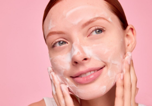 Pupa -  CANDY CLUB  SWEET JELLY FOAMING GEL FACE CLEANSER / ПОЧИСТВАЩА ГЕЛ ПЯНА ЗА ЛИЦЕ.  100 ml