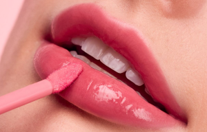 Pupa -  WATERY MALLOW LIQUID LIP BALM / ГЛАНЦ ЗА УСТНИ. 4 цвята