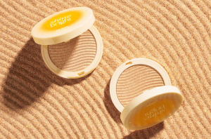 PUPA MILANO - SHINE BRIGHT SHIMMERING COMPACT FACE HIGHLIGHTER / ХАЙЛАЙТЪР.  8.5 g