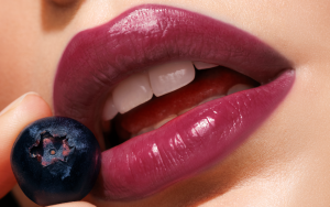 PUPA - PLEASURE LIP OIL STYLO / ХИДРАТИРАЩО МАСЛО ЗА УСТНИ. 6 цвята  2,5 g